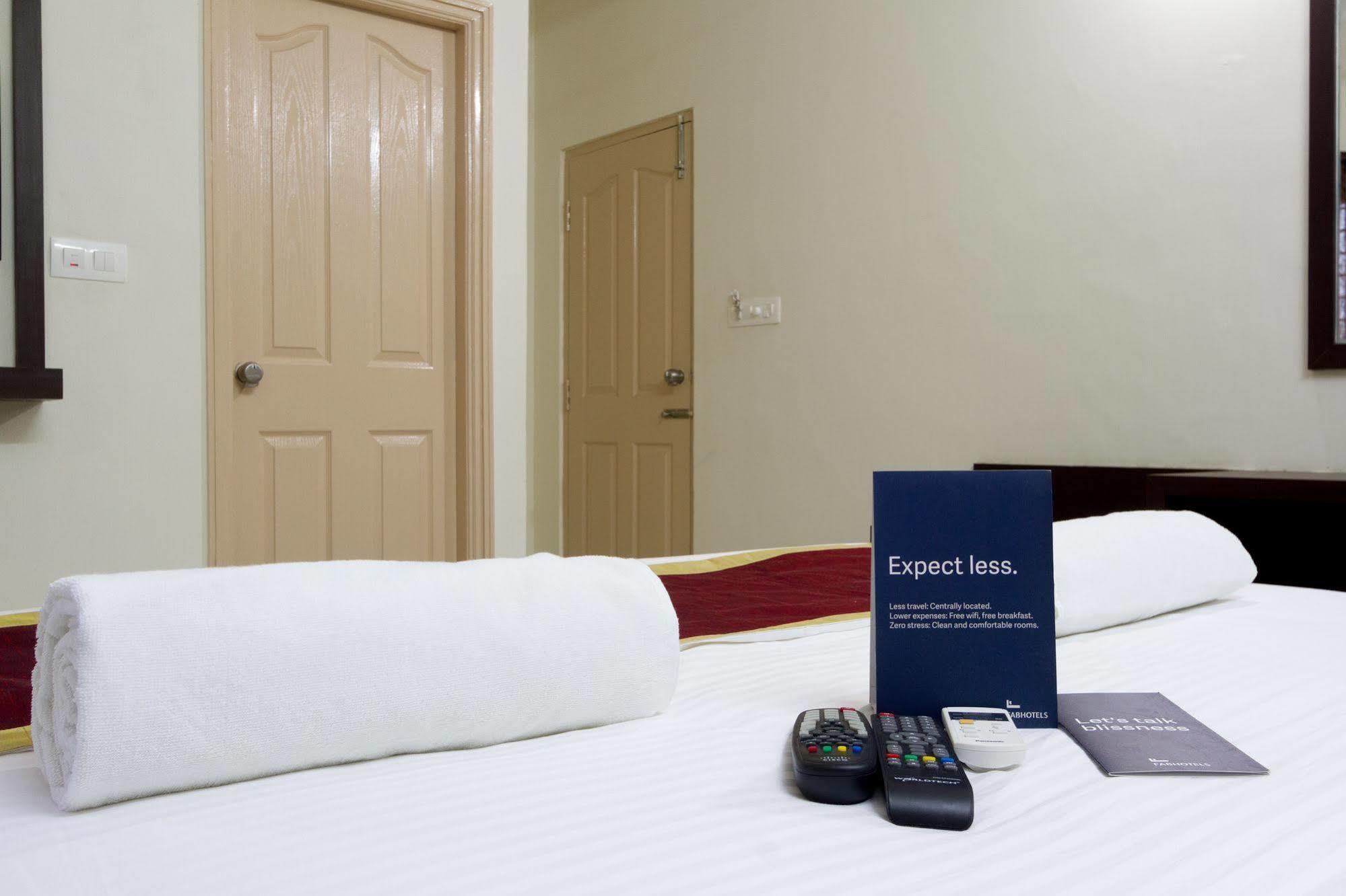 Fabhotel Rms Comforts - Nr Yeshwantpur Railway Station Bangalore Exterior foto